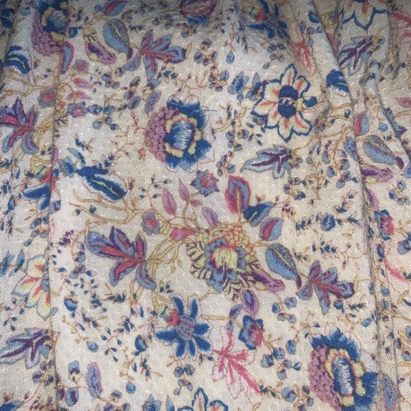 Size S Adorable Coco+Carmen Spring/Floral Blouse, Soft Cotton Blend - Picture 3 of 4